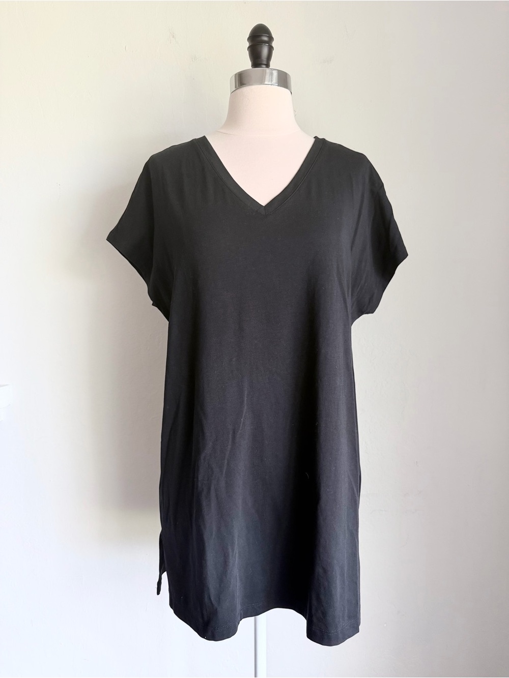 Lands End Black V-Neck Extra Long Short Sleeve Tunic Top Coverup, Medium